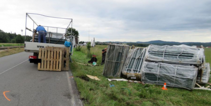 Za tři dny čtyři auta na střeše