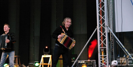 Jarek Nohavica potěšil zaplněné letní kino