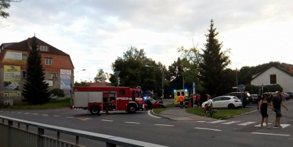 Muž naboural u Q-klubu, podle svědků neměl řidičák