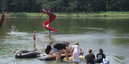 Na Nováku se utkají opět netradiční plavidla