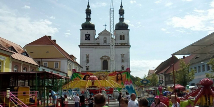 Návštěvníci poutě v Březnici se nezalekli ani nedělního deště