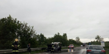 U Dubence hořelo auto, tvoří se kolony