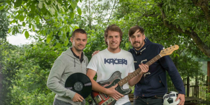 První ročník Kačerů byl zhruba pro 20 lidí, dnes jich jezdí 1600