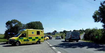 Vůz u Chraštic srazil přebíhající ženu