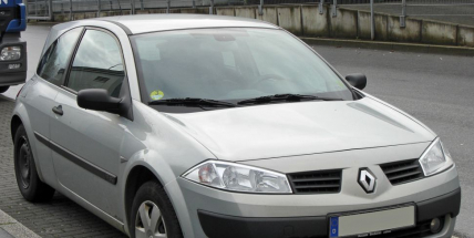 Z Kladenské ulice byl odcizen vůz Renault Megane