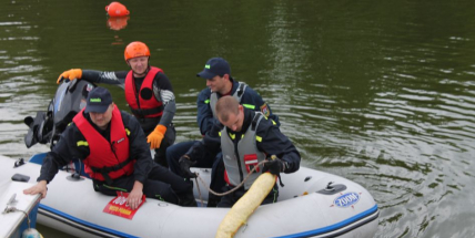Hasiči a záchranáři cvičili na Orlické přehradě