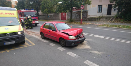 Dva vozy se srazily na třídě Osvobození