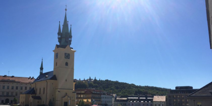 Cizinec chtěl v Příbrami vyfotit. Přišel o telefon