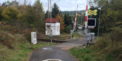 Vandalové zničili závory u Junioru, hrozí jím až 6 let vězení