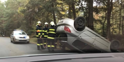 Peugeot u Jerusaléma skončil na střeše