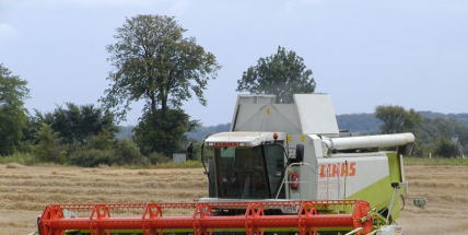 Konec žní ve Středočeském kraji zbrzdí deštivé počasí
