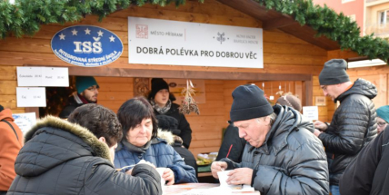 Na farmářských trzích se vybralo přes pět tisíc na lidi bez domova
