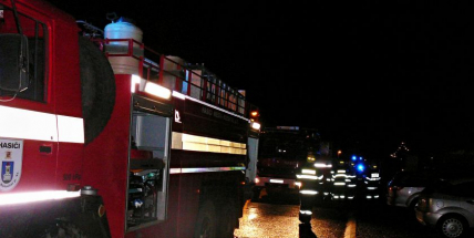 Hasiči právě tráví Štědrý večer u hořících sazí v Rožmitále pod Třemšínem.