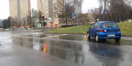 Nehody se stávají i o Vánocích, dvě auta se srazila na křižovatce u „Asie“