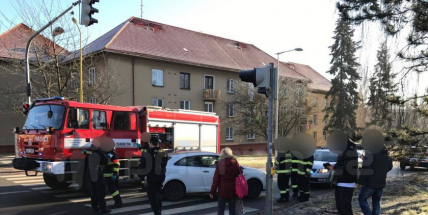 Dvě nehody v Žežické: Jednou auto bez technické, podruhé opilá řidička