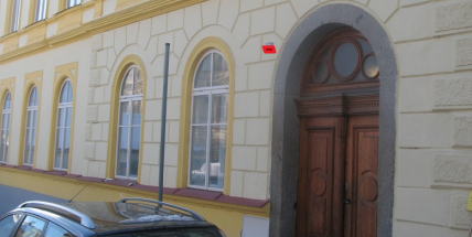 Zloděj vykradl provozovnu pedikúry, způsobil škodu 130 tisíc