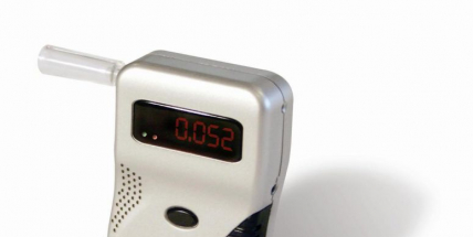 Těžké zranění u Solenic. Řidič měl v dechu téměř dvě promile