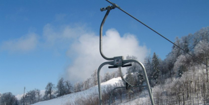 Z lanovky v areálu Monínec spadlo dítě, je vážně zraněné