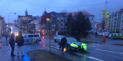 Na přechodu pro chodce u Skalky srazil peugeot chodce