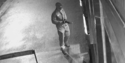 To je on! Lupič, který přepadl Tipsport bar