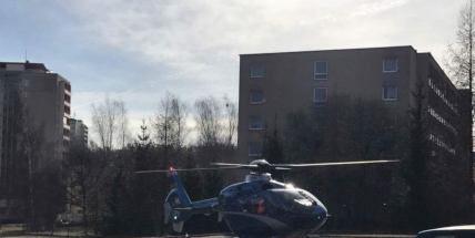 K popálenému dítěti musel i záchranářský vrtulník