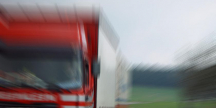 Vyhýbal se a převrátil tatru