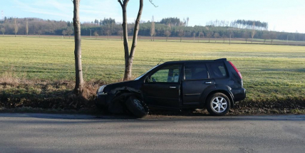 Čelní naráz dvou vozů zastavil dopravu u Solopysk
