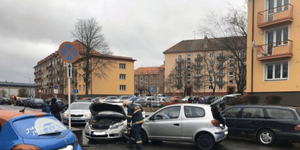 V ulici Legionářů zasahují složky IZS, došlo k dopravní nehodě se zraněním