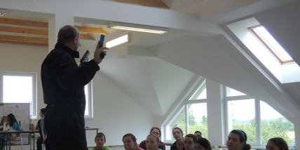 Policisté přednášeli ve školách a školkách