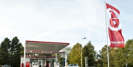 Ceny pohonných hmot ve středních Čechách mírně klesly