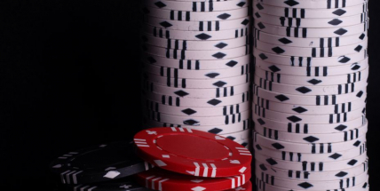 Ilegální pokrové turnaje vydával za školení