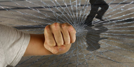 V Mníšku pod Brdy  se děti bojí chodit do školy