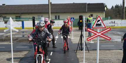 Dobříšský zimní stadion se proměnil na dopravní hřiště