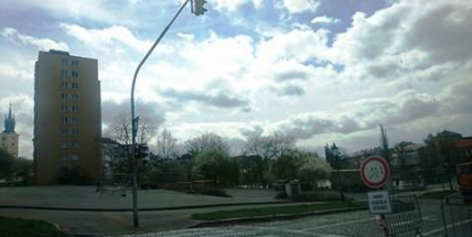 Město vyřizuje povolení pro provizorní vjezd na parkoviště naproti Uranu