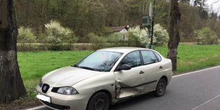 Nehoda u Jinec blokuje jízdní pruh