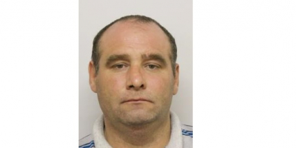 Policie hledá ozbrojeného a nebezpečného muže