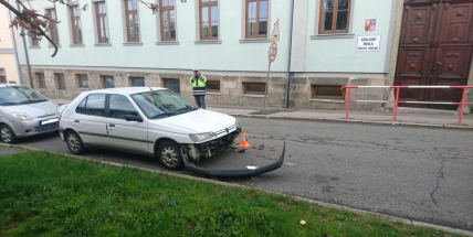 Na Březových Horách se srazil osobní vůz s autobusem