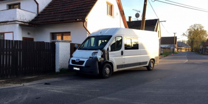 V Pičíně se střetly dvě dodávky