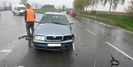 Nad Milínem se srazila dvě auta