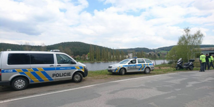 Aktuálně: Havárie motocyklu se zraněním v obci Kamýk nad Vltavou