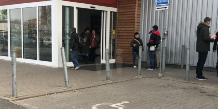 Během čtvrt roku došlo k pěti útokům na tři pracovníky ostrahy prodejen v Příbrami