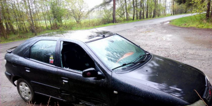 V Bohutíně stojí už několik dní opuštěný automobil
