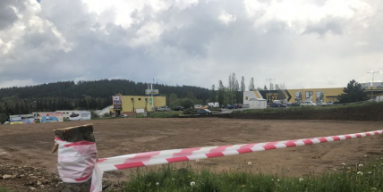Pod Stop Shopem roste nové obchodní centrum