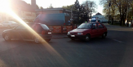 Na Rynečku došlo k drobné dopravní nehodě, účastníci se škodou do jednoho tisíce korun povolali policisty.
