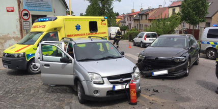 Dva vozy se střetly pod Svatou Horou, na místě zasahuje záchranná služba