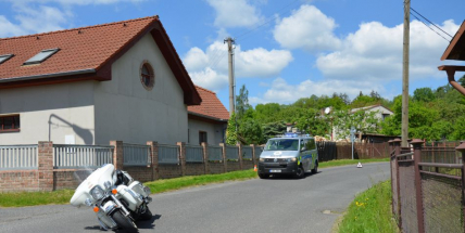 Motorkář se zranil při nehodě ve Vysoké