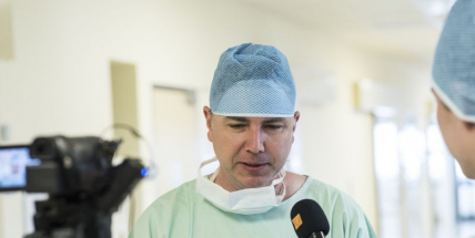 Podívejte se s námi. Odstranění nádoru v příbramské nemocnici na vlastní oči