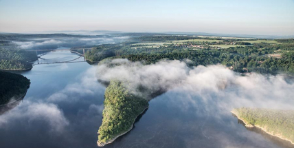 Fotograf Jiroušek bude besedovat o focení Vltavy z motorového padáku