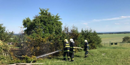 Právě teď: Ve Vysoké zasahují profesionální i dobrovolní hasiči