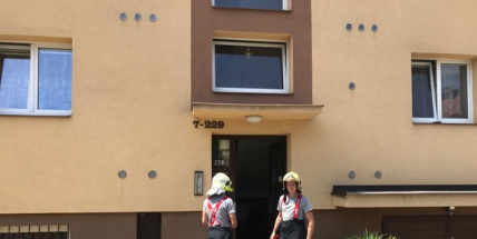 V jednom z domů v ulici S.K. Neumanna je cítit plyn